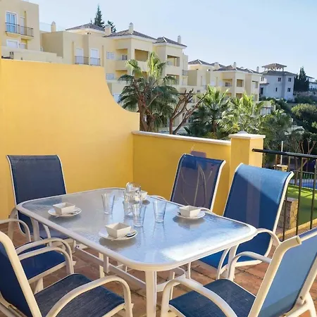 Colina 1 Bed Townhouse * Estepona